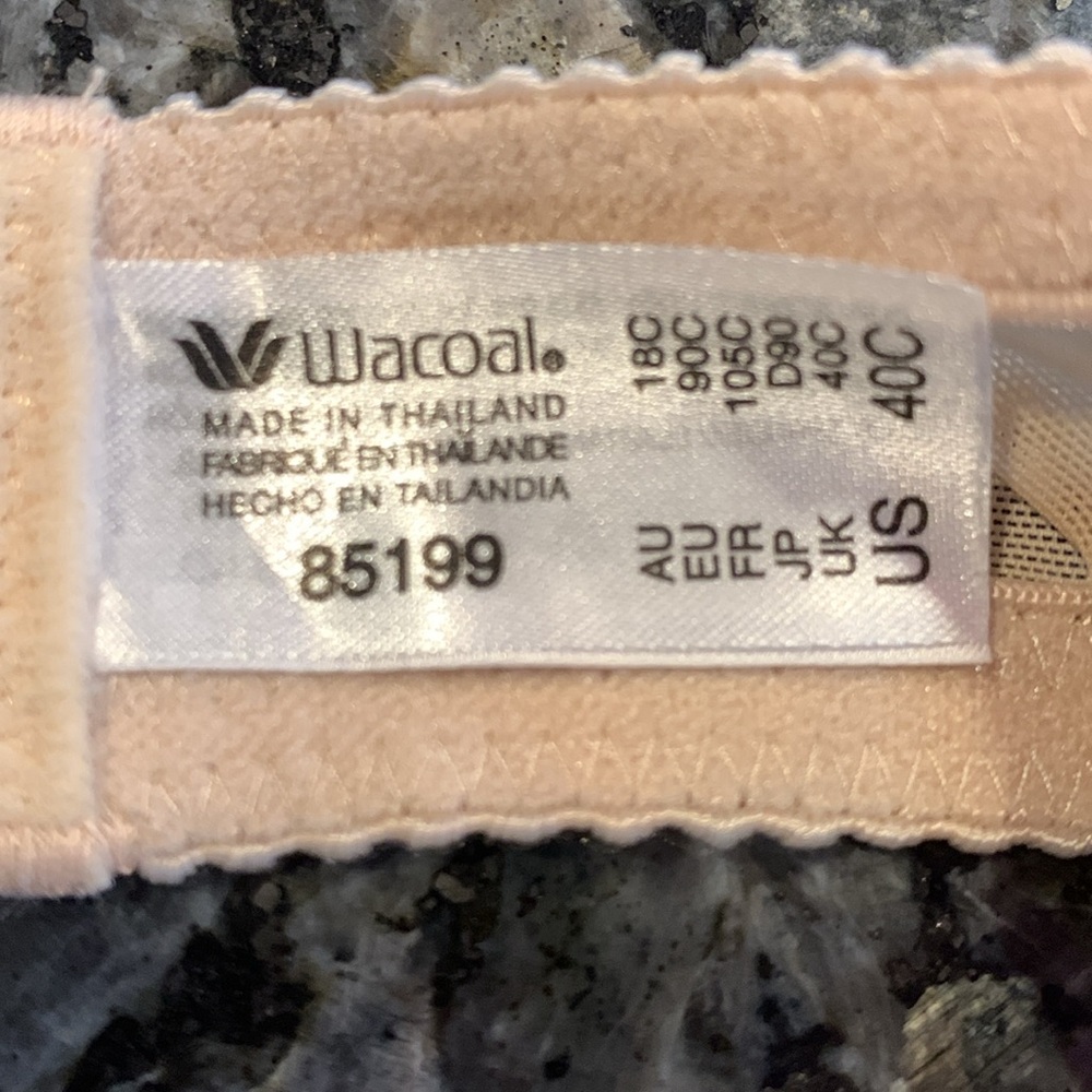 EUC 40C Wacoal Lace Underwire Bra - Picture 3 of 3